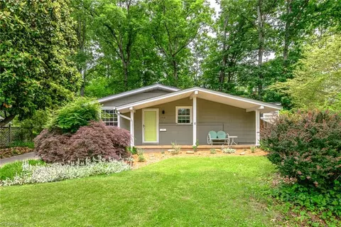 2710 Shady Lawn Dr, Greensboro, NC 27408