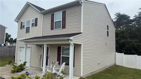 1124 Woodsman Dr, Burlington, NC 27217