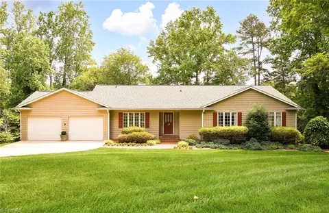 102 Shawnee Cir, Lexington, NC 27295