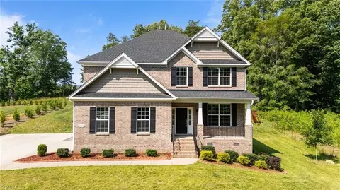 5502 Rambling Rd, Greensboro, NC 27409