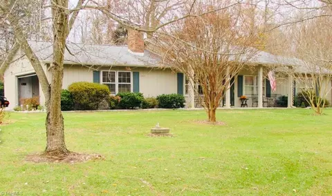 328 Southwood Dr, Kernersville, NC 27284