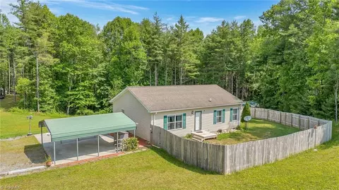 78 Arnies Ln, Sparta, NC 28675