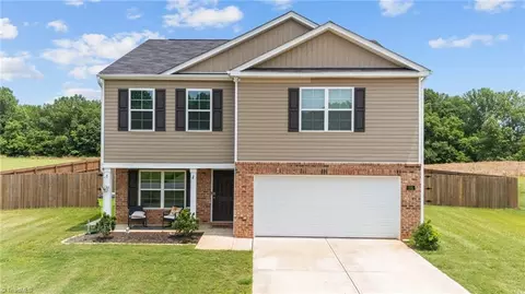 291 Ashfield Ln, Lexington, NC 27292