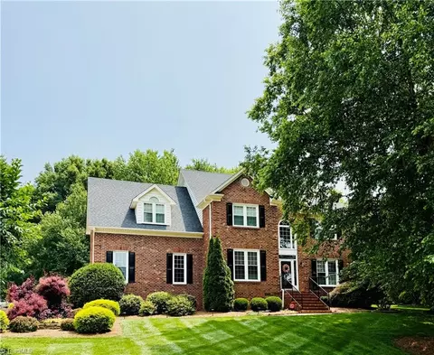 4712 Weston Pl, Jamestown, NC 27282