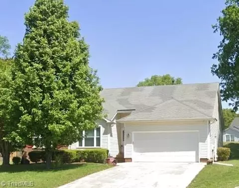 2800 Chillon Ct, Greensboro, NC 27407
