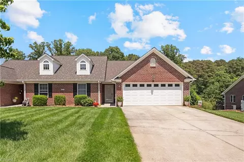 149 Royal View Dr #1, Pinnacle, NC 27043
