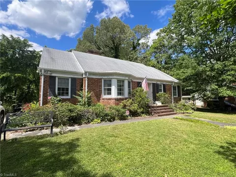 609 Shawnee Rd, Greensboro, NC 27403