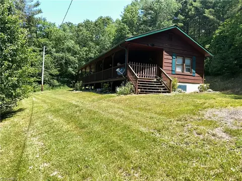 1970 Winding Ridge Rd, Hillsville, VA 24343