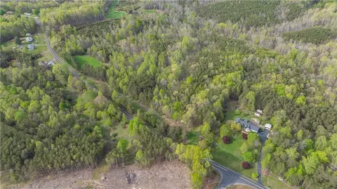 1095 Smith Rd, Stoneville, NC 27048