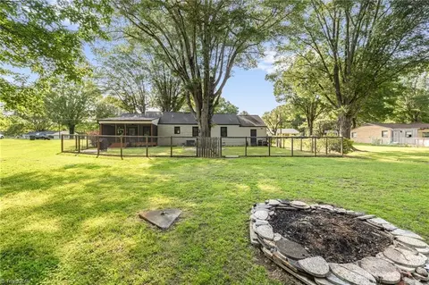 Exterior - 900 Friendly Rd, Eden, NC 27288 photo 8 of 10