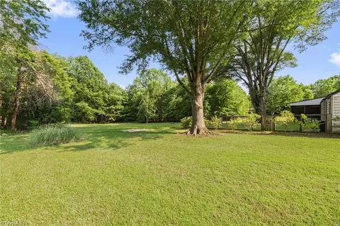 Exterior - 900 Friendly Rd, Eden, NC 27288 photo 10 of 10