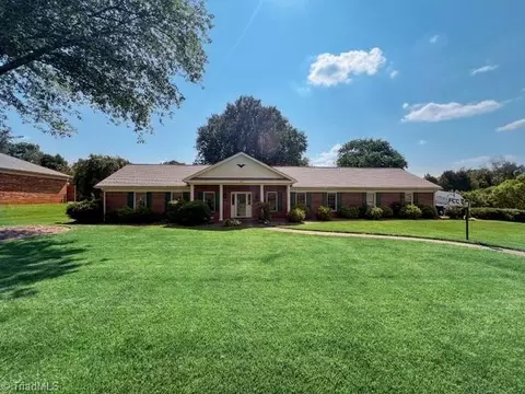 6801 Whitby Ct, Clemmons, NC 27012