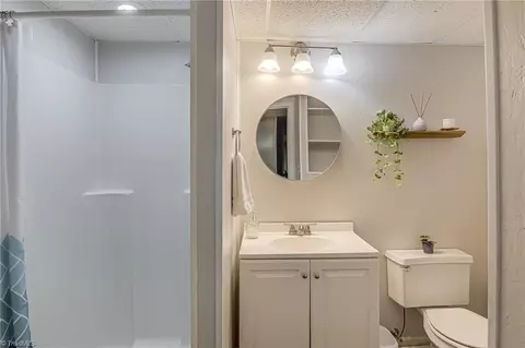 Bath - 417 Avery Ave, High Point, NC 27265 photo 8 of 8