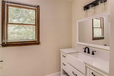 Bath - 417 Avery Ave, High Point, NC 27265 photo 6 of 8