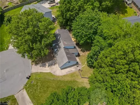View/Area - 417 Avery Ave, High Point, NC 27265 photo 2 of 7