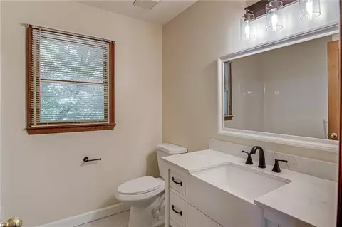 Bath - 417 Avery Ave, High Point, NC 27265 photo 5 of 8