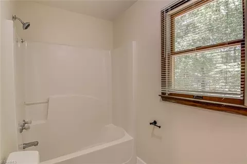 Bath - 417 Avery Ave, High Point, NC 27265 photo 7 of 8
