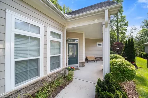 5905 Knowledge Dr, Clemmons, NC 27012 photo 4