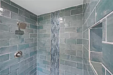 Bath - 3837 Arbor Dr, Trinity, NC 27370 photo 3 of 4