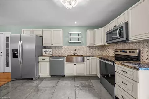 Kitchen - 3837 Arbor Dr, Trinity, NC 27370 photo 4 of 4