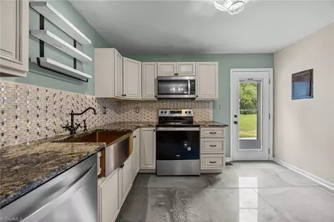 Kitchen - 3837 Arbor Dr, Trinity, NC 27370 photo 2 of 4