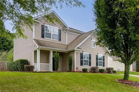 5502 Pinebrook Ln, Winston Salem, NC 27105