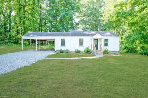 30 Pasadena Dr, Winston Salem, NC 27127