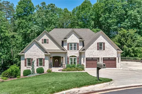 1611 Woodrun Dr, Wilkesboro, NC 28697