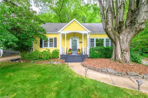 830 Bellview St, Winston Salem, NC 27103