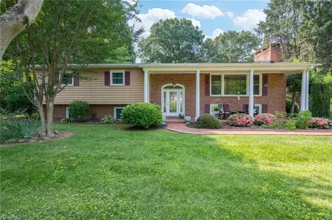 4770 Duffer Ln, Pfafftown, NC 27040