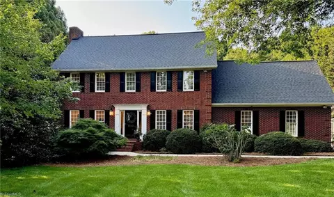 5565 Long Walk Dr, Kernersville, NC 27284