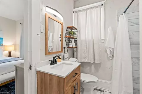 Bath - 808 Carrick St, High Point, NC 27262 photo 1 of 2