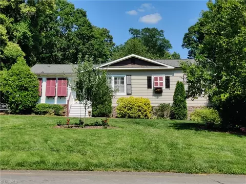 165 Pennsylvania Ave, Winston Salem, NC 27104