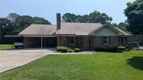 405 Kimrey St, Ramseur, NC 27316