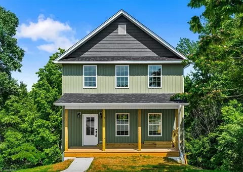 10 Landon Ln, Thomasville, NC 27360