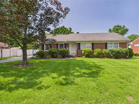 2303 Chatham Dr, Greensboro, NC 27408