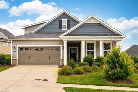 4225 Limestone Ct, Clemmons, NC 27012