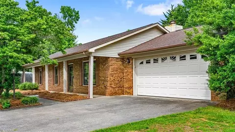 305 Marylebone Dr, Kernersville, NC 27284