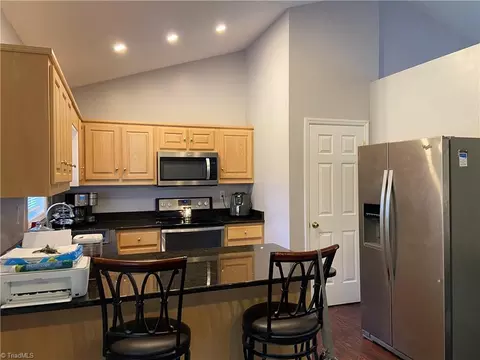 2146 Regency Dr, Randleman, NC 27317 photo 2