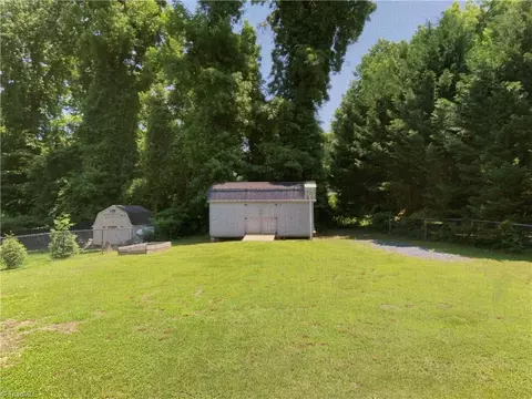 2146 Regency Dr, Randleman, NC 27317 photo 30