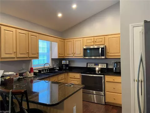 2146 Regency Dr, Randleman, NC 27317 photo 7