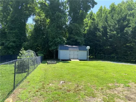 2146 Regency Dr, Randleman, NC 27317 photo 27