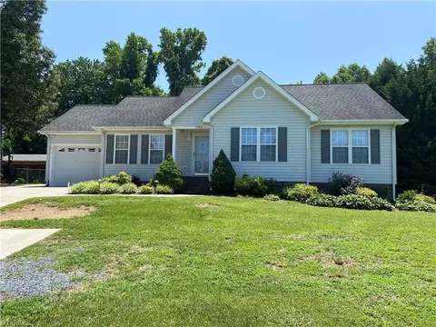 2146 Regency Dr, Randleman, NC 27317 photo 31