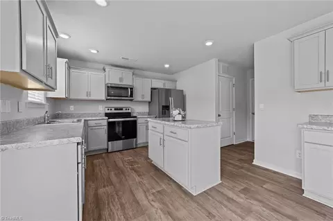 Entry Way - 4480 Green Valley Dr, Trinity, NC 27370 photo 5 of 11
