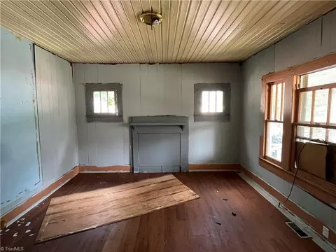 705 Commerce Ave, High Point, NC 27260 photo 3