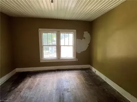 705 Commerce Ave, High Point, NC 27260 photo 4