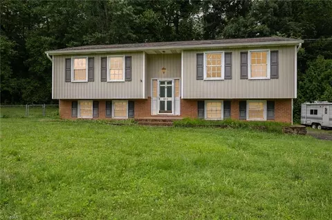 813 Gallant Ct, Winston Salem, NC 27101