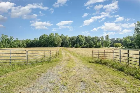 6520 6540 Phillippi Rd, Liberty, NC 27298