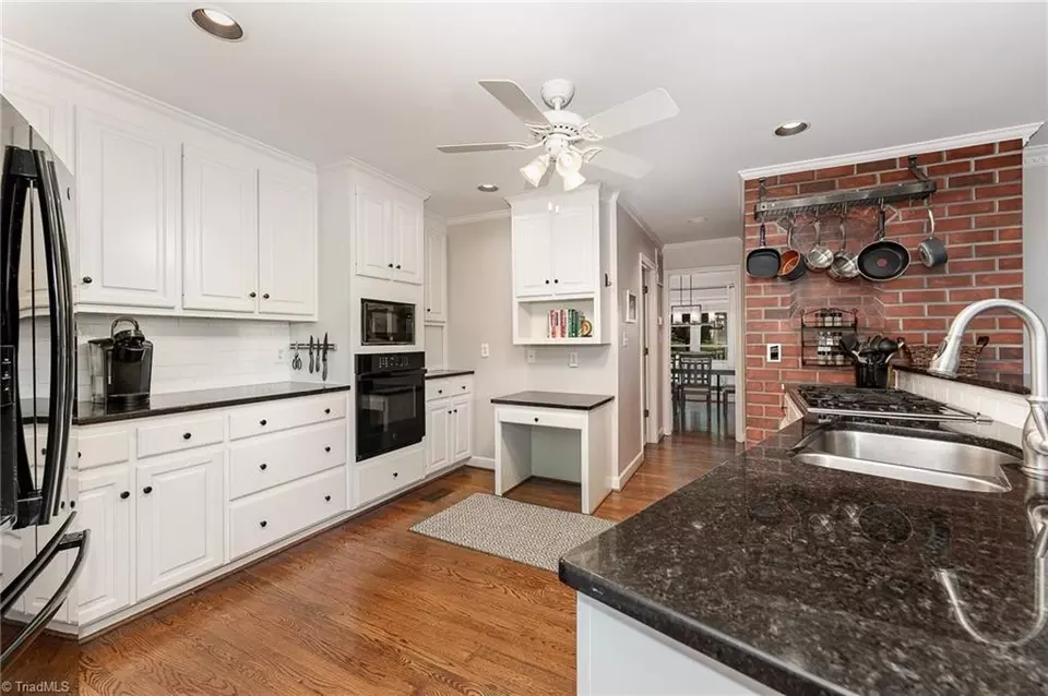 Kitchen - 3016 Havasu Way, High Point, NC 27265 photo 2 of 3
