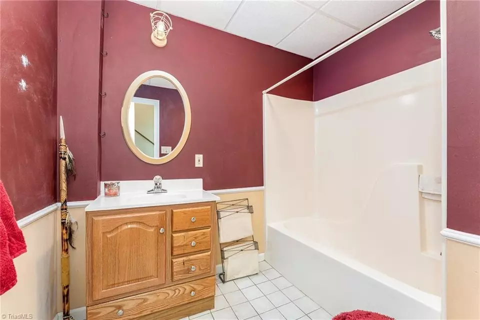 Bath - 3016 Havasu Way, High Point, NC 27265 photo 4 of 4